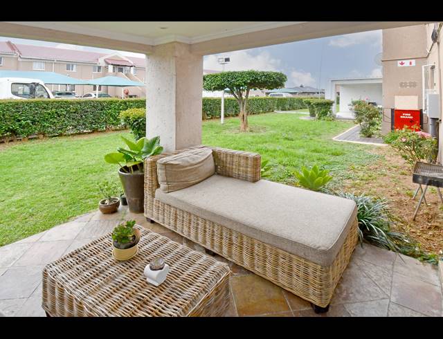 2 BEDROOM APARTMENT FOR SALE IN BRAMLEY VIEW